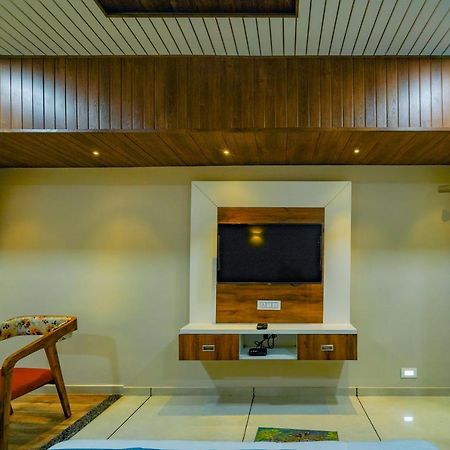 The Nest Residency Hotel Ahmedabad Exterior photo